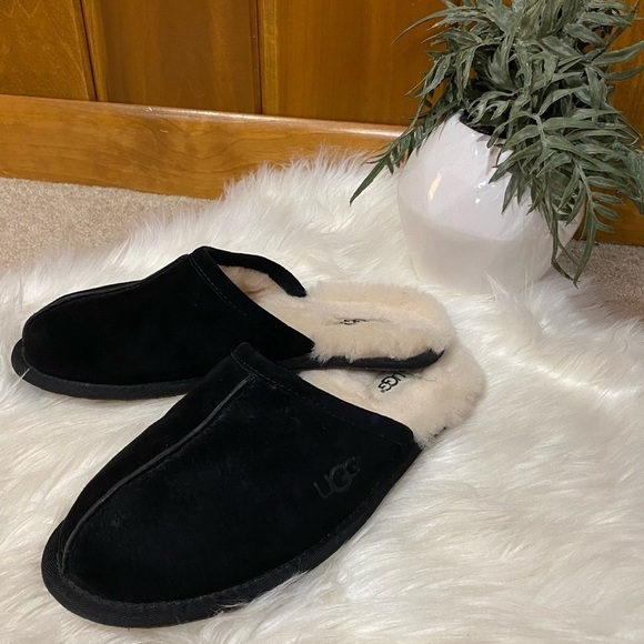 UGG: Men's Suede Wool Scuff Slipper Indoor Black Cream‎ Slip Slide On Slippers 8 - Picture 1 of 8